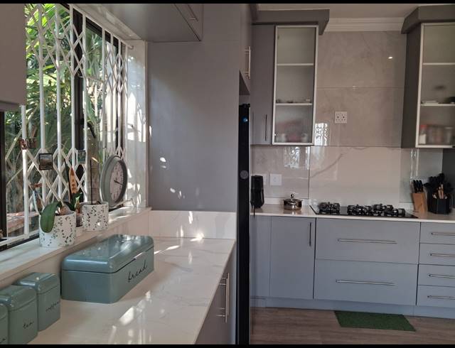 3 BEDROOM HOUSE FOR SALE IN BLUFF